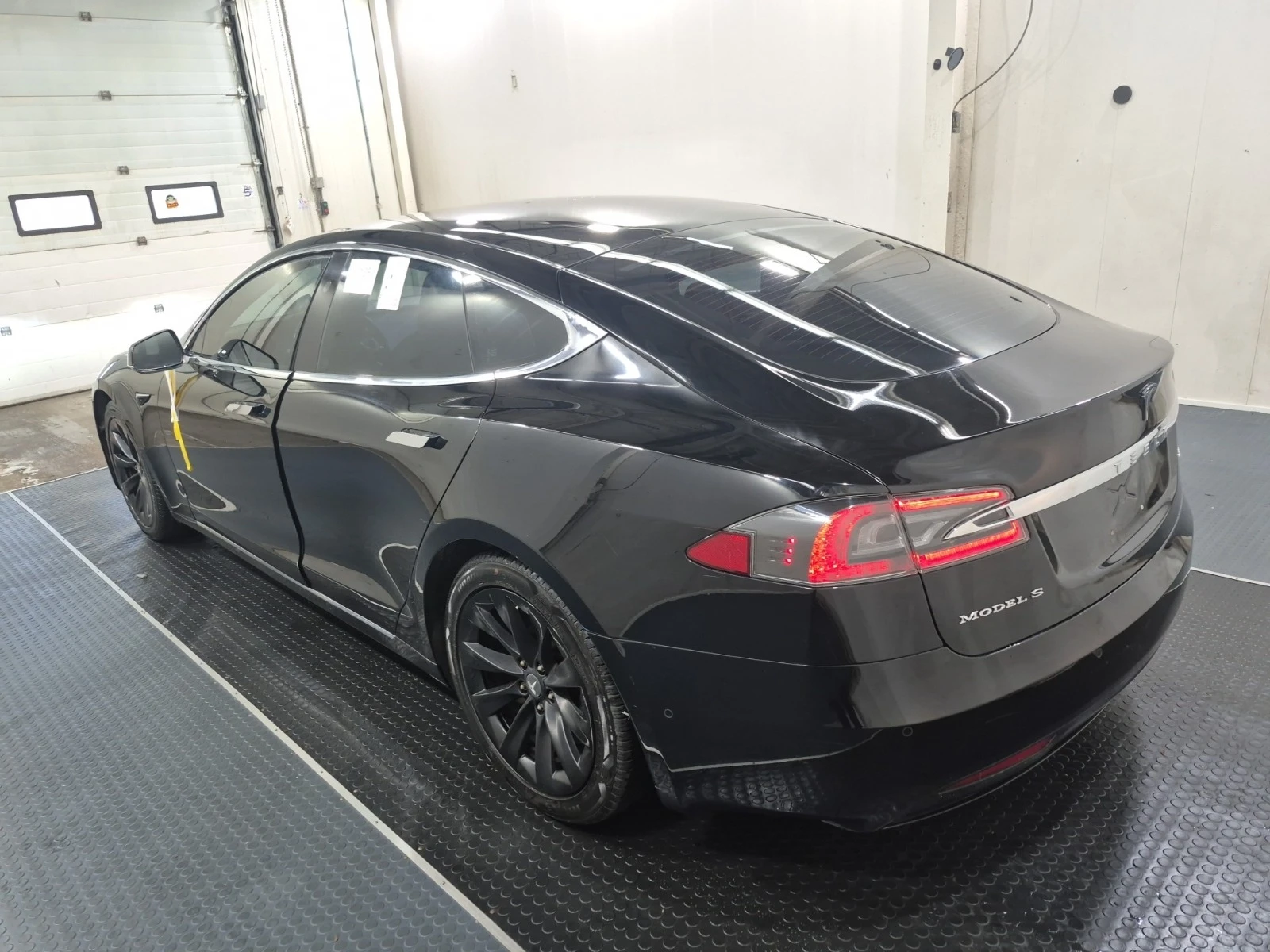 Tesla Model S * * CARFAX * * АВТО КРЕДИТ * *  - изображение 4