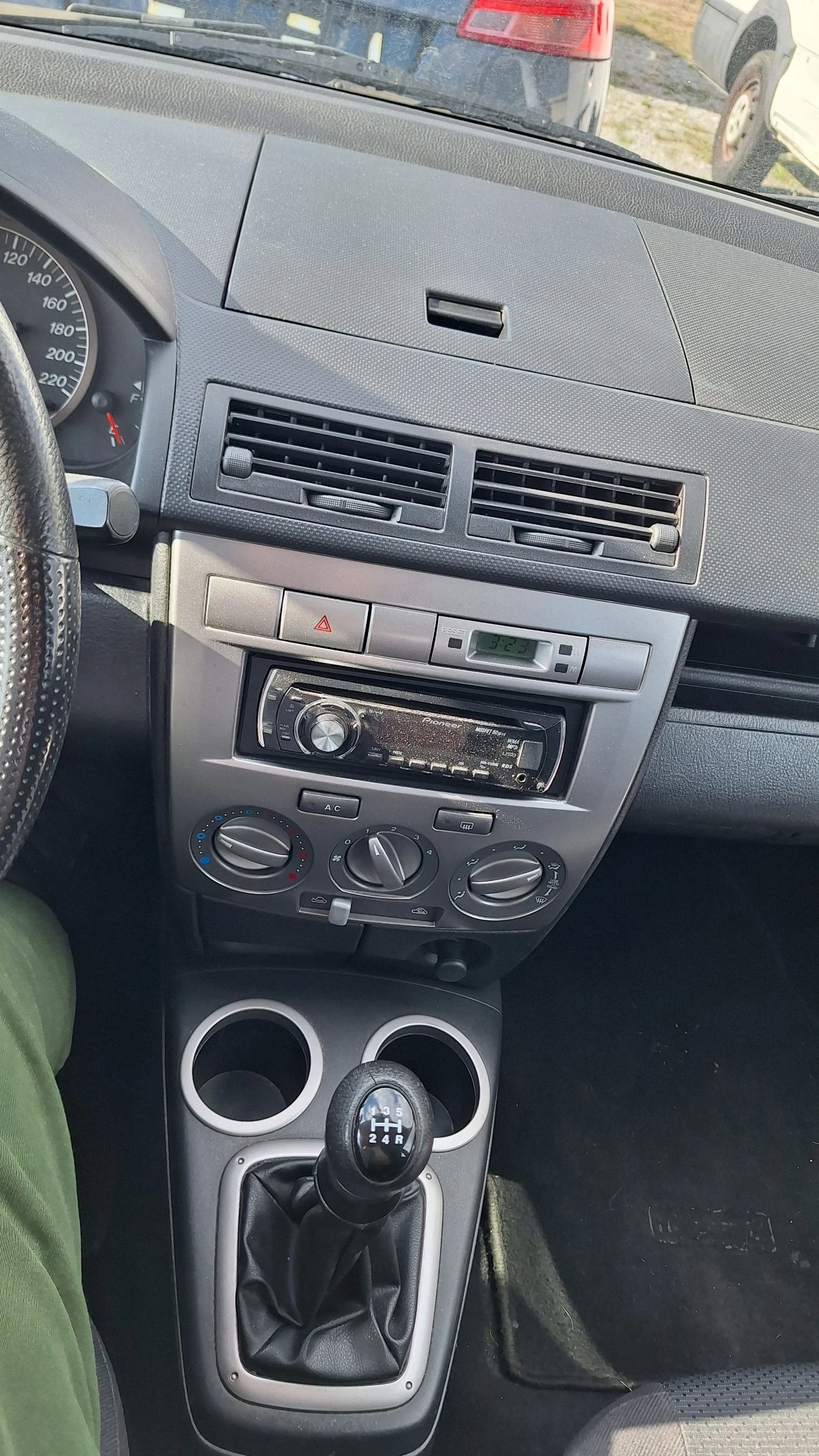 Mazda 2 1.4 diesel Nov vnos Italia , снимка 13 - Автомобили и джипове - 54127398