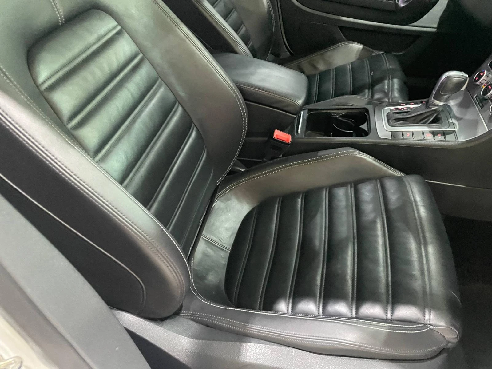 VW CC 2.0TDI BlueMotion ! R Line ! Facelift !, снимка 11 - Автомобили и джипове - 54133737