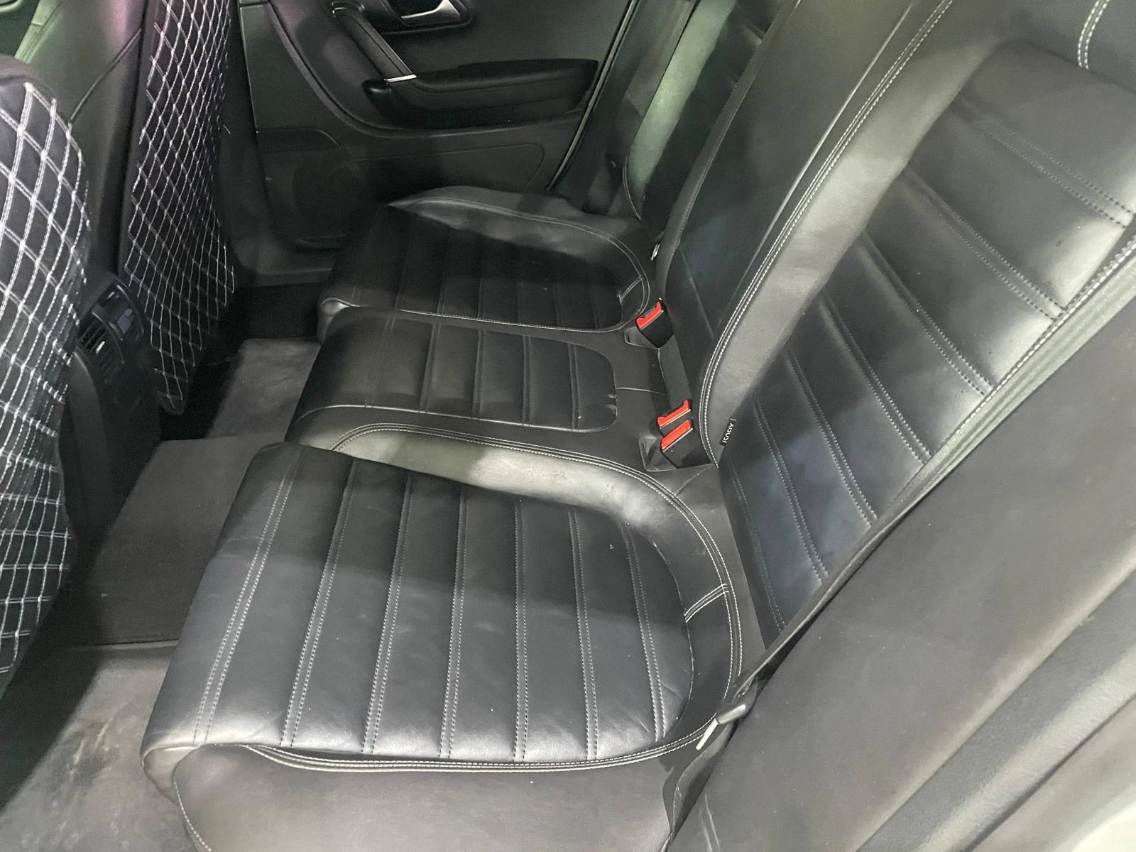 VW CC 2.0TDI BlueMotion ! R Line ! Facelift !, снимка 10 - Автомобили и джипове - 54133737