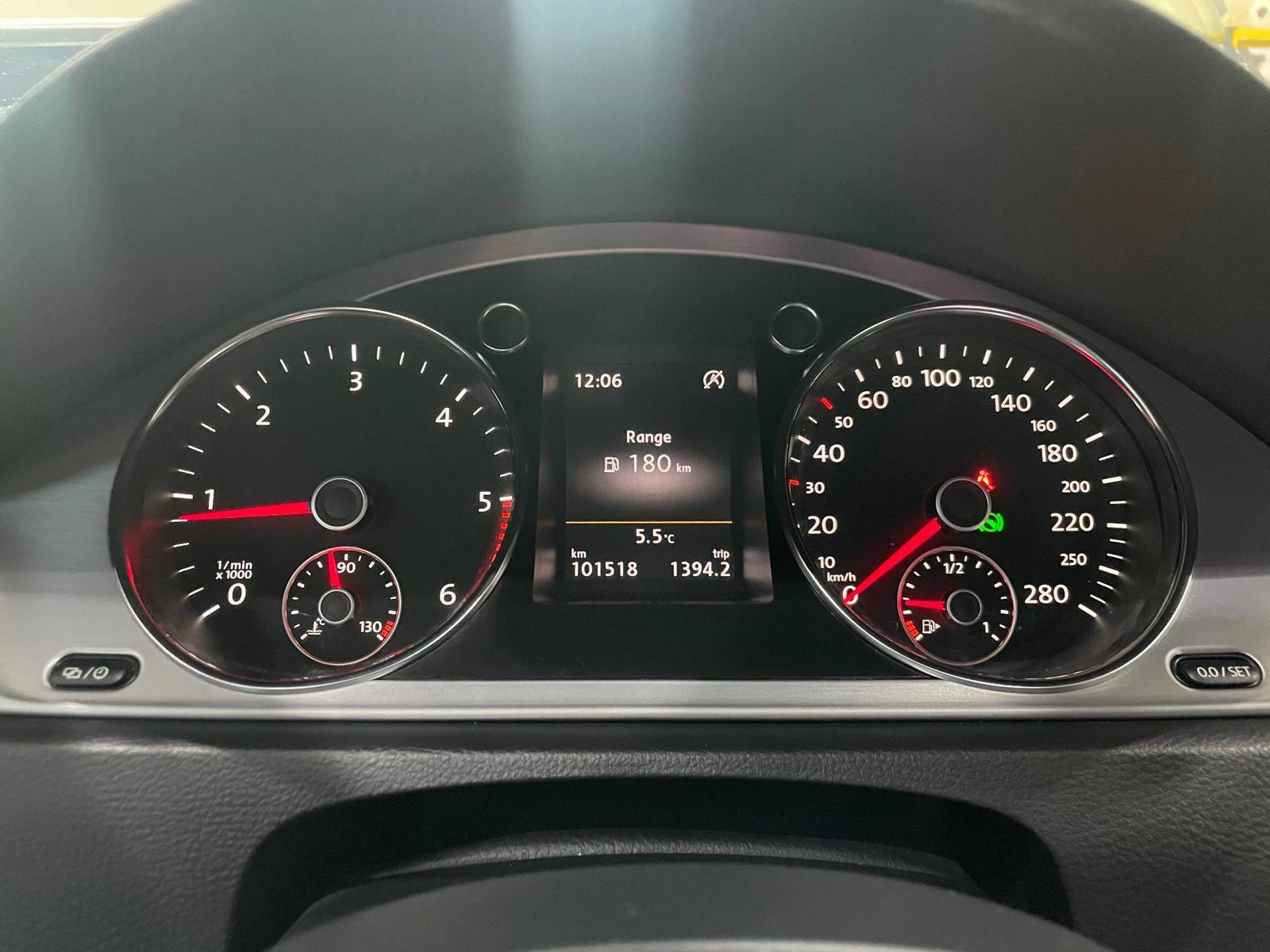 VW CC 2.0TDI BlueMotion ! R Line ! Facelift !, снимка 14 - Автомобили и джипове - 54133737