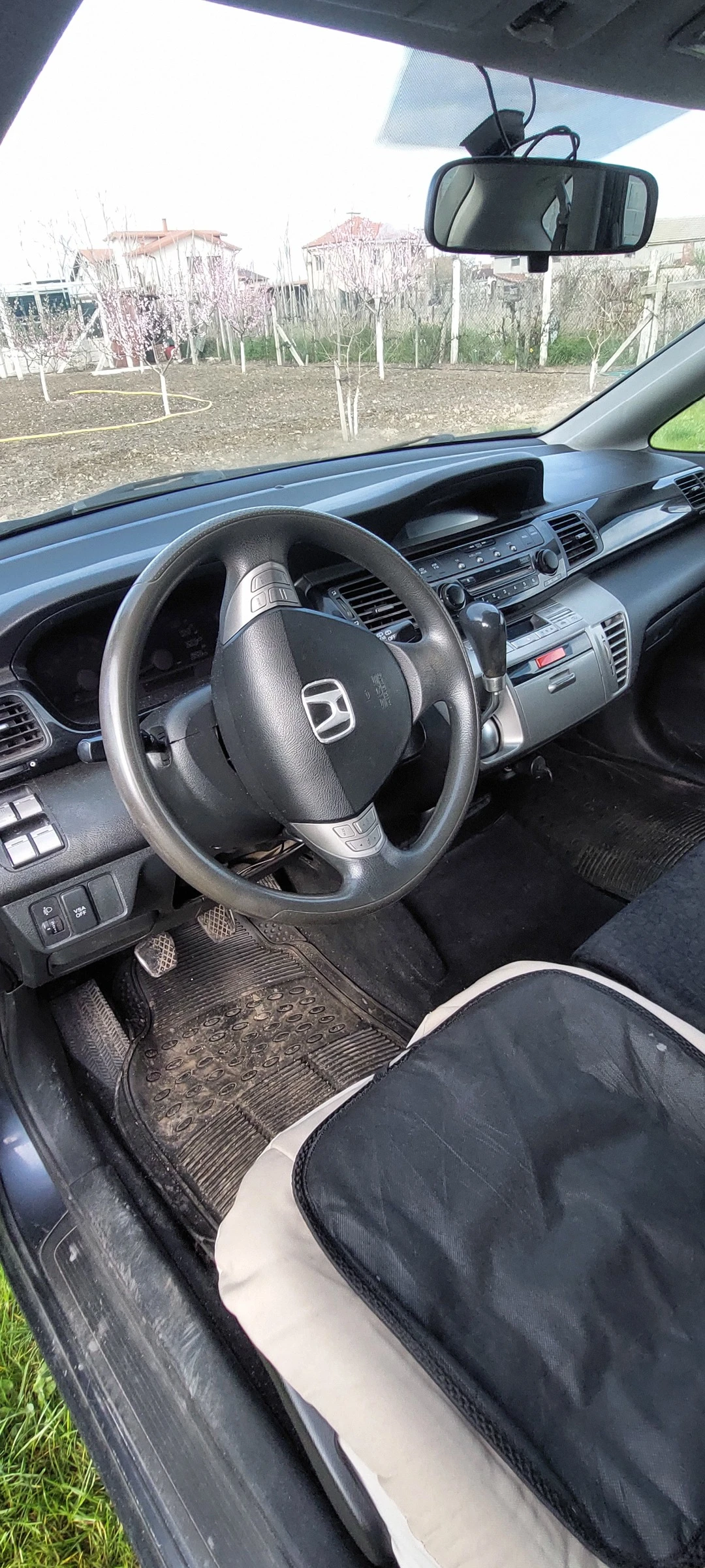 Honda Fr-v, снимка 3 - Автомобили и джипове - 54249072