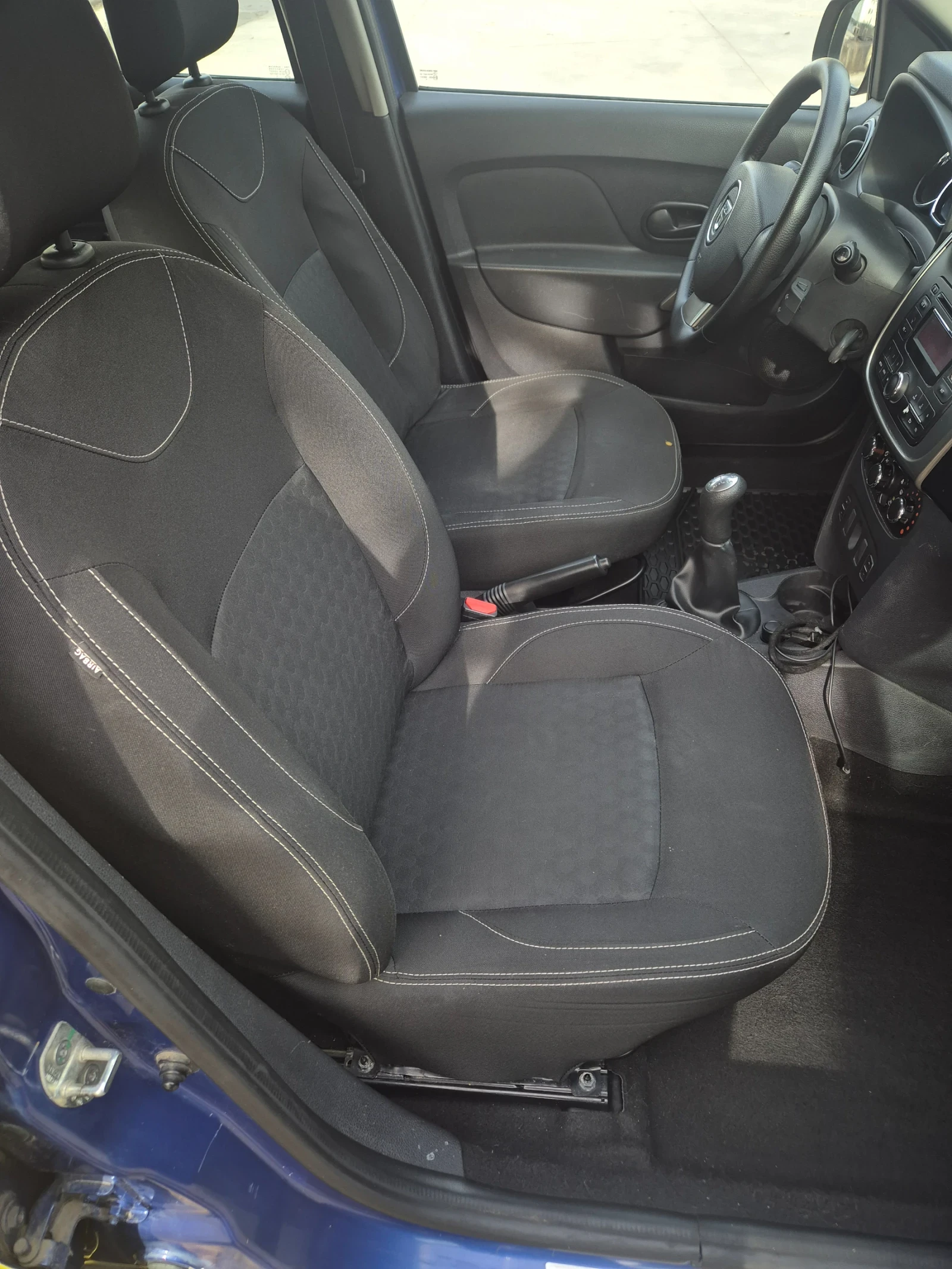 Dacia Logan 1.2-144 000km, снимка 6 - Автомобили и джипове - 54463753