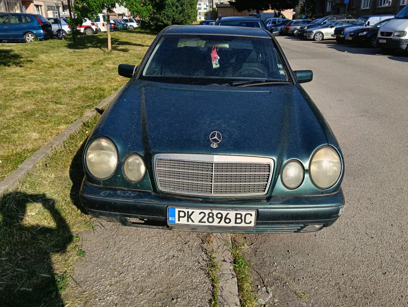 Mercedes-Benz E 200, снимка 4 - Автомобили и джипове - 54742536