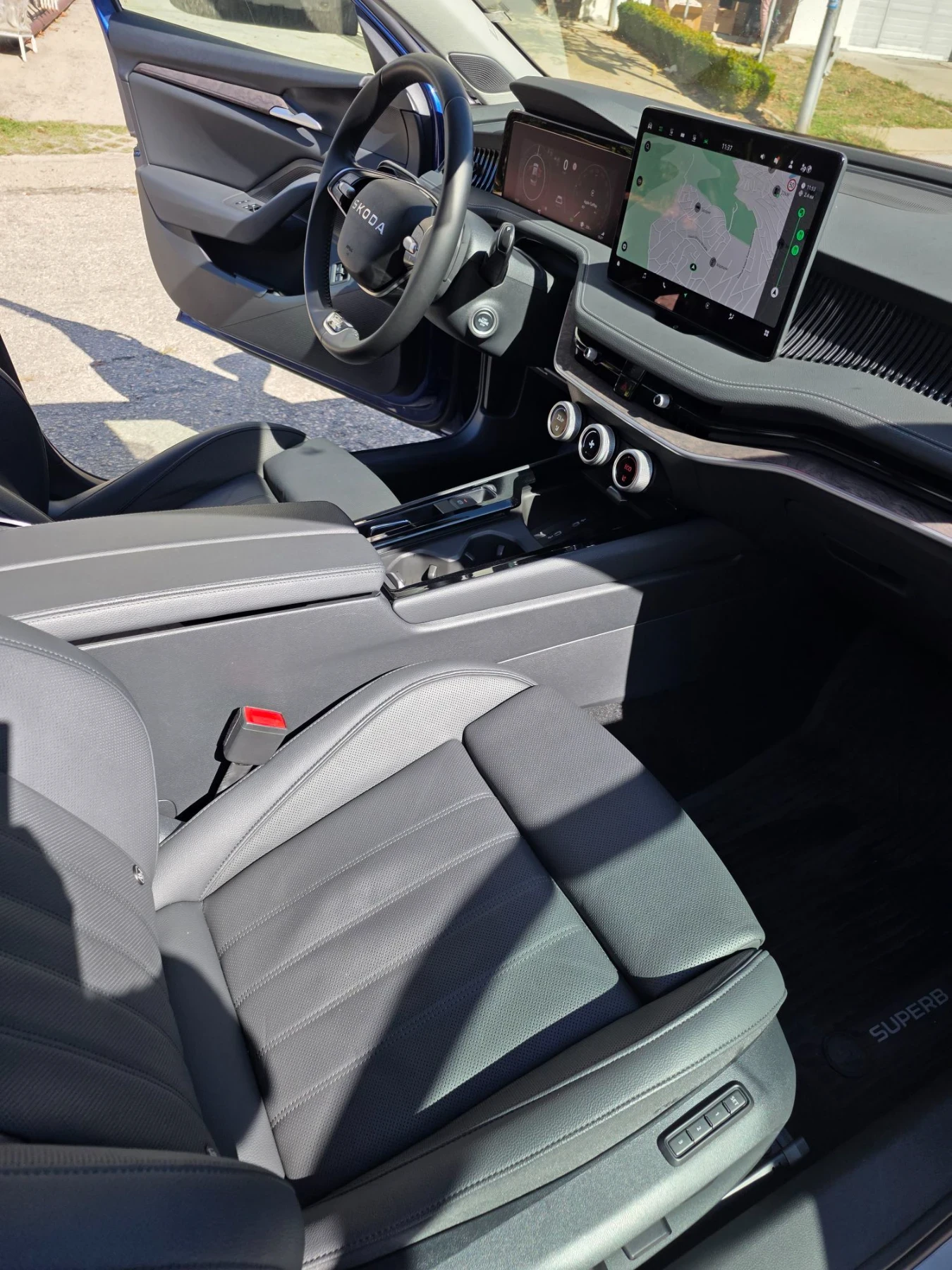 Skoda Superb L&K, снимка 16 - Автомобили и джипове - 56509518