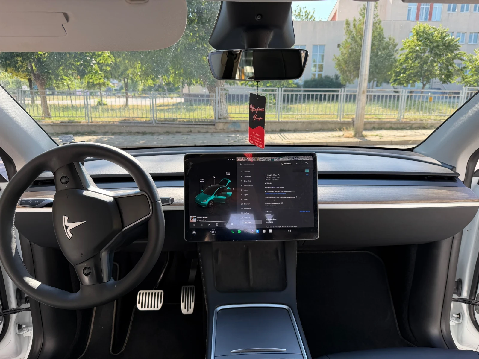 Tesla Model Y Dual motor, снимка 12 - Автомобили и джипове - 55479119