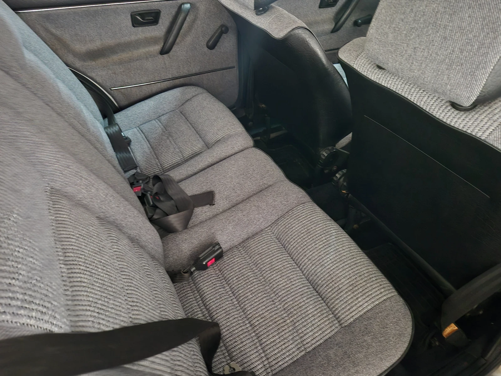 VW Golf 57000 км 1985 г Кола за Колекционери, снимка 13 - Автомобили и джипове - 55628293