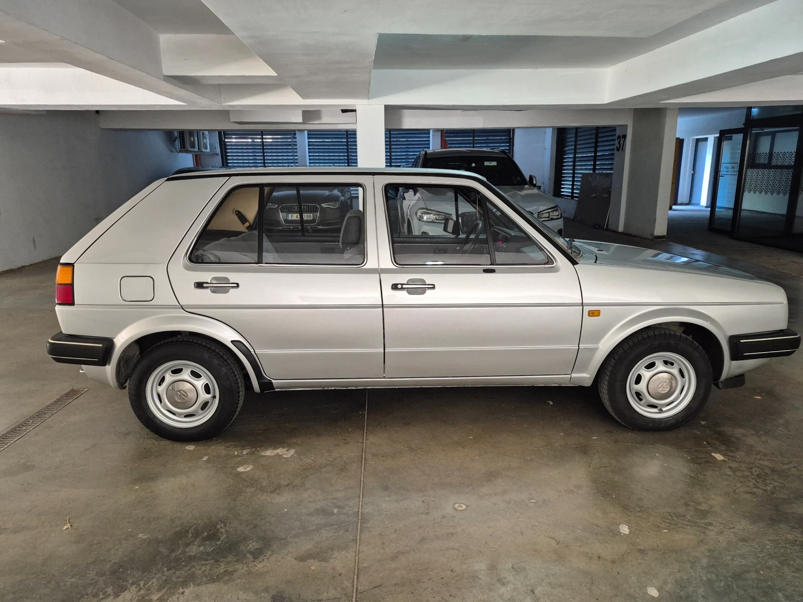 VW Golf 57000 км 1985 г Кола за Колекционери, снимка 2 - Автомобили и джипове - 55628293