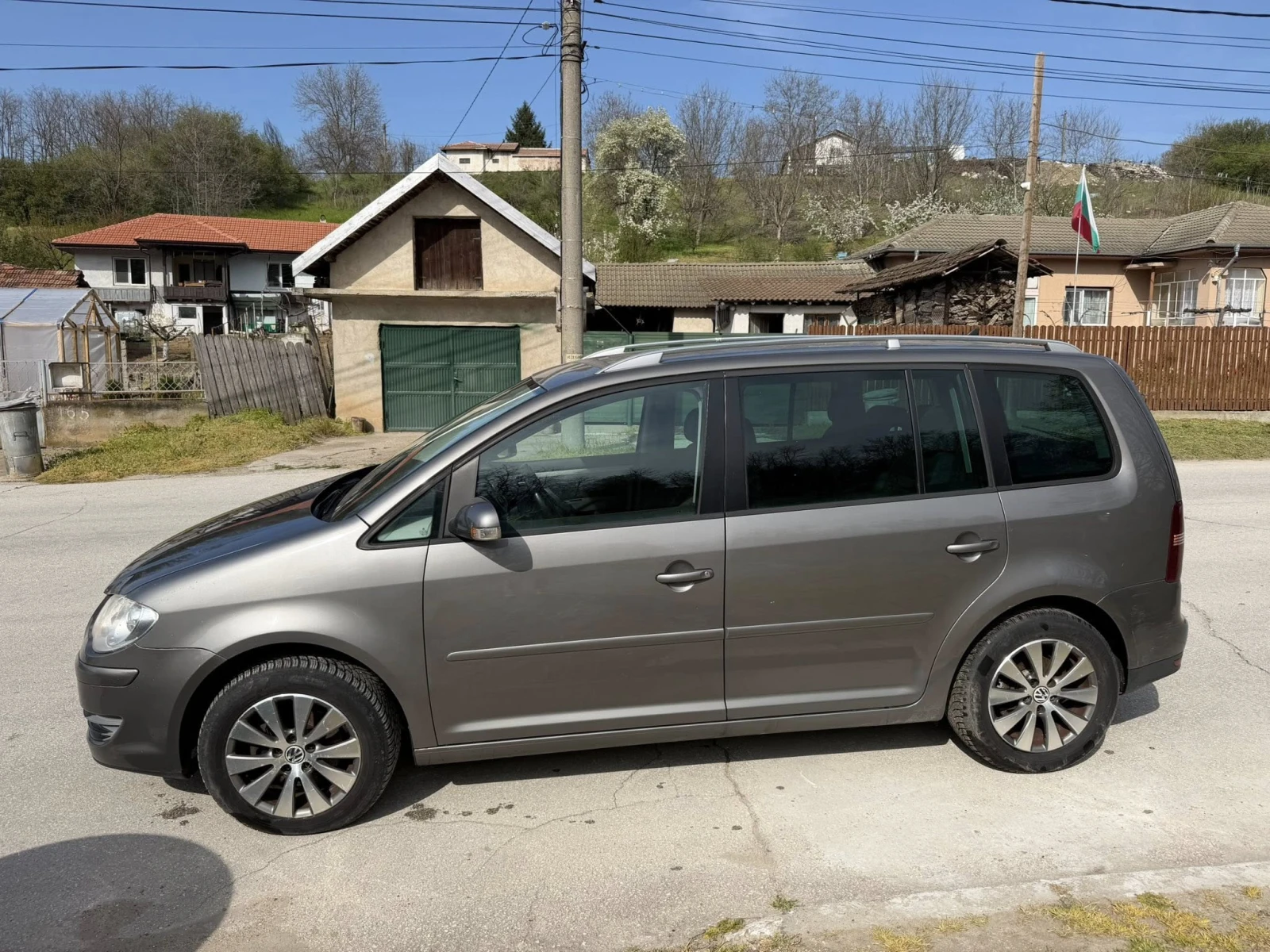 VW Touran 1.4tsi 140hp, снимка 8 - Автомобили и джипове - 55876252