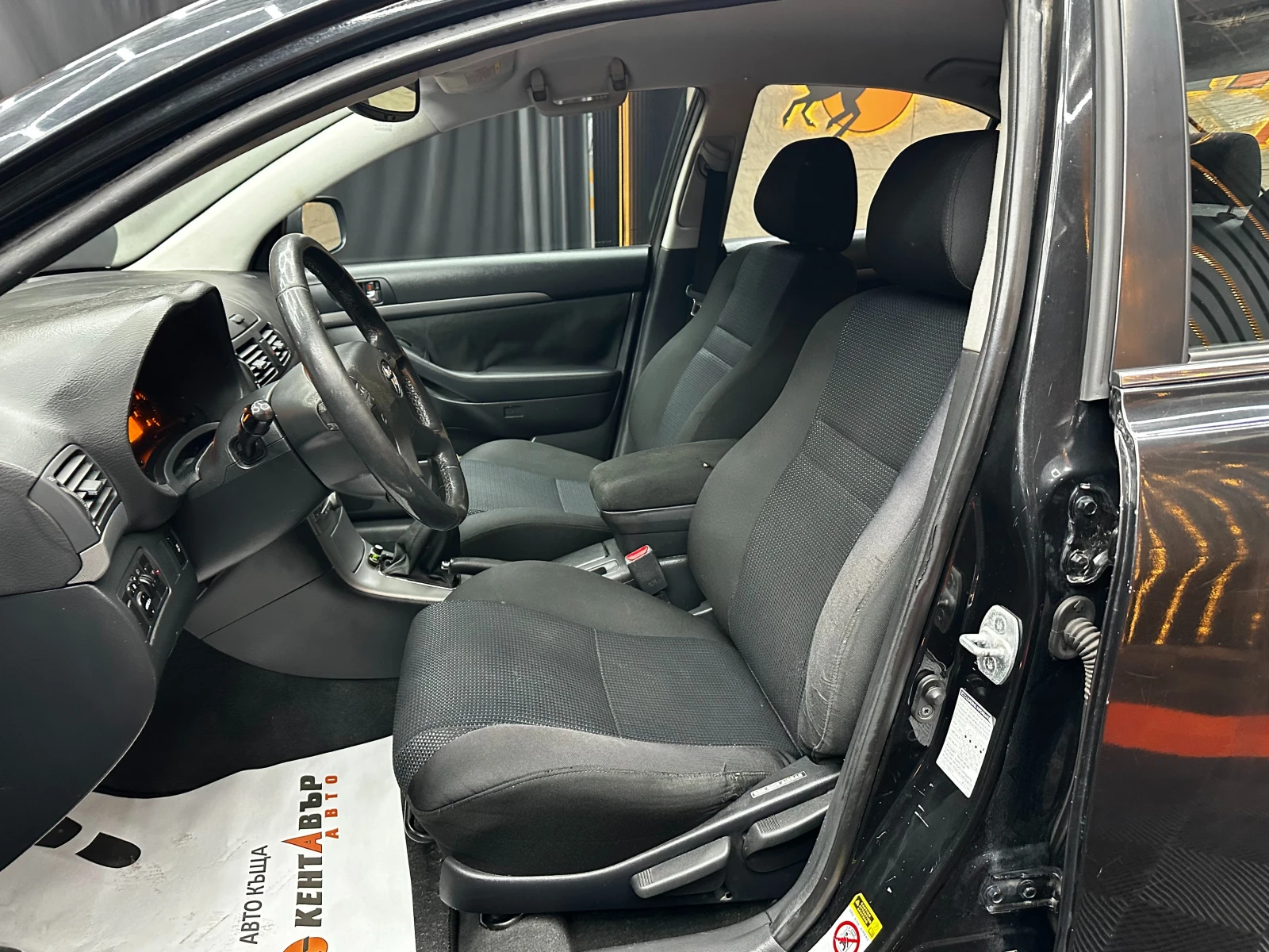 Toyota Avensis 1.8i 129 к.с. , снимка 5 - Автомобили и джипове - 56253570