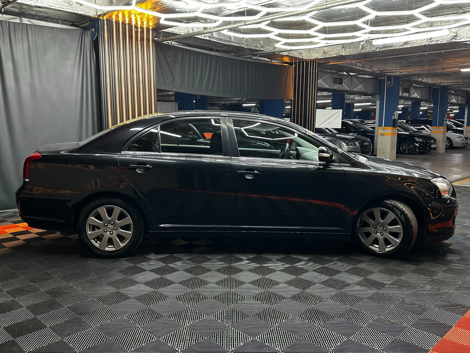 Toyota Avensis 1.8i 129 к.с. , снимка 2 - Автомобили и джипове - 56253570