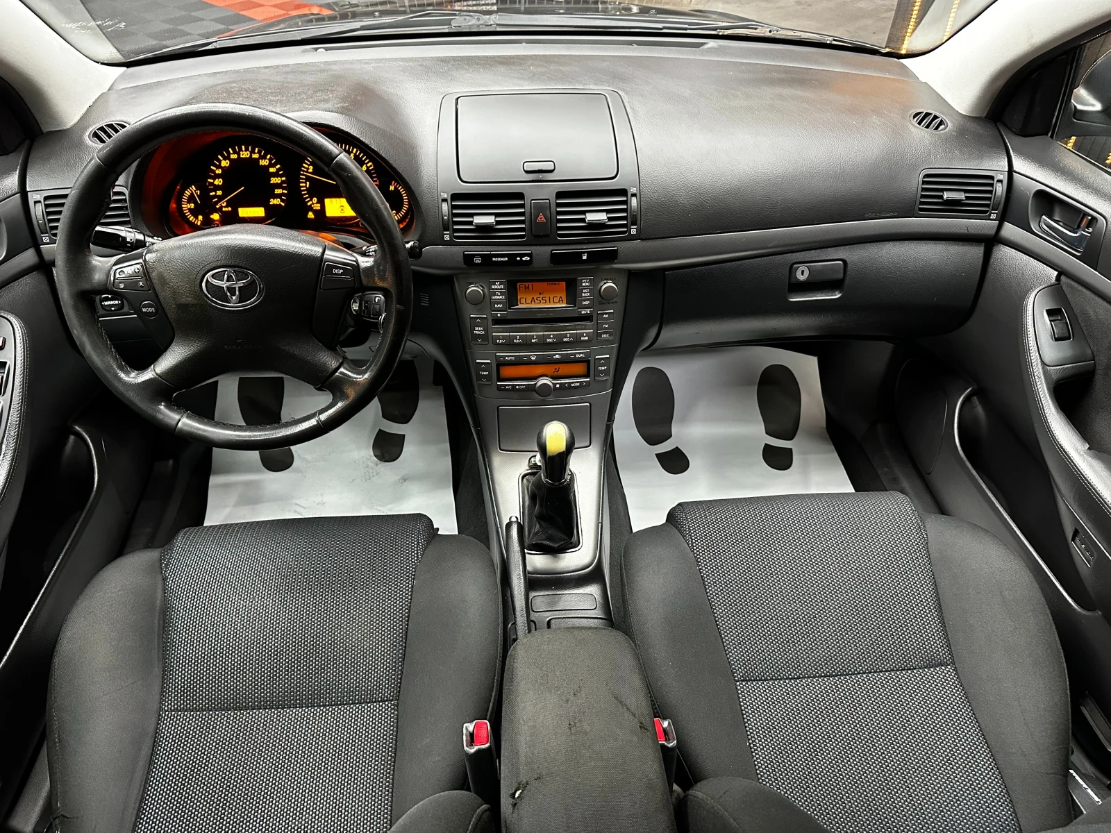 Toyota Avensis 1.8i 129 к.с. , снимка 8 - Автомобили и джипове - 56253570