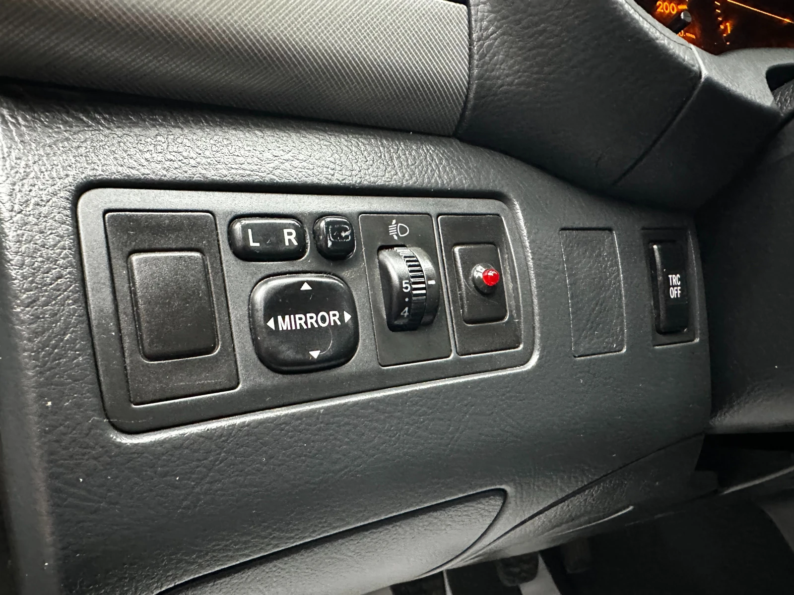 Toyota Avensis 1.8i 129 к.с. , снимка 9 - Автомобили и джипове - 56253570