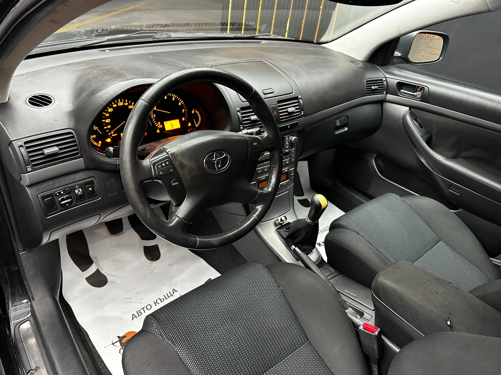 Toyota Avensis 1.8i 129 к.с. , снимка 6 - Автомобили и джипове - 56253570
