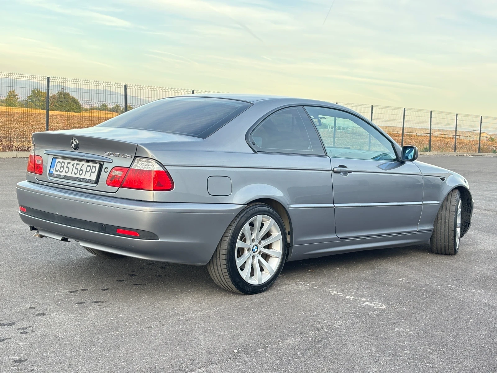 BMW 320, снимка 5 - Автомобили и джипове - 56344507