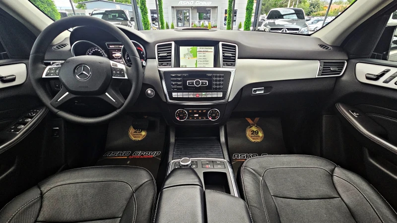 Mercedes-Benz ML 350 ! AMG/GERMAN/AIRMATIC/CAMERA/ПОДГР/ОБДУХ/KEYLES/LI, снимка 9 - Автомобили и джипове - 51602315