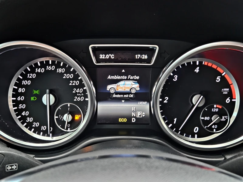 Mercedes-Benz ML 350 ! AMG/GERMAN/AIRMATIC/CAMERA/ПОДГР/ОБДУХ/KEYLES/LI, снимка 10 - Автомобили и джипове - 51602315