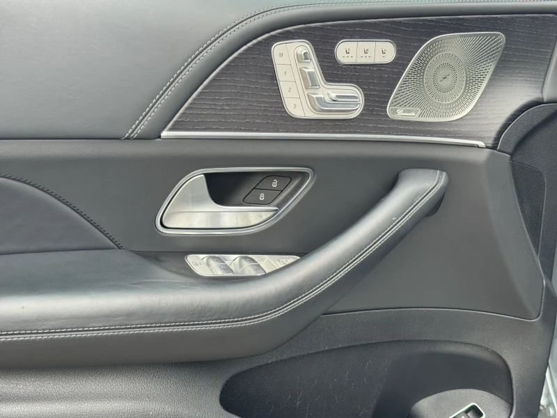 Mercedes-Benz GLS 63 AMG 4M* BURMESTER* PANO* HEAD UP* DISTRONIC* , снимка 8 - Автомобили и джипове - 52341544