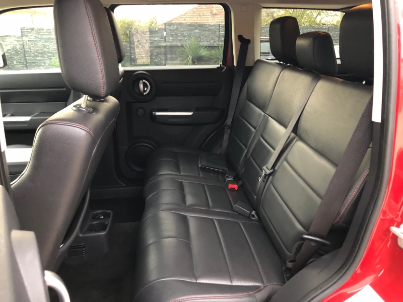 Dodge Nitro R/T 4.0 ШВЕЙЦАРИЯ, снимка 15 - Автомобили и джипове - 52494919