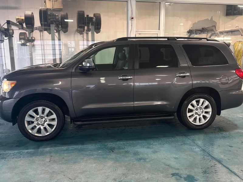 Toyota Sequoia Platinum  CARFAX, снимка 2 - Автомобили и джипове - 53044141