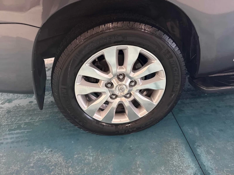 Toyota Sequoia Platinum  CARFAX, снимка 7 - Автомобили и джипове - 53044141