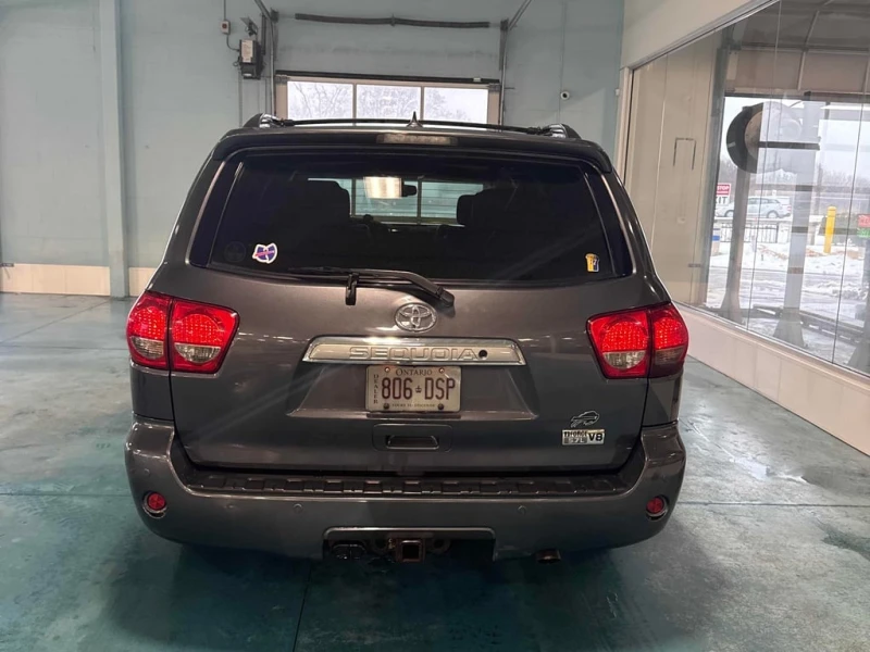 Toyota Sequoia Platinum  CARFAX, снимка 4 - Автомобили и джипове - 53044141