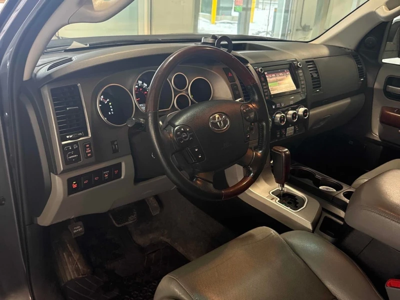 Toyota Sequoia Platinum  CARFAX, снимка 5 - Автомобили и джипове - 53044141