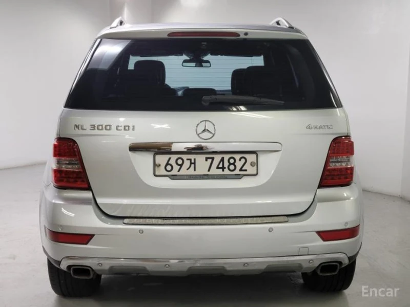Mercedes-Benz ML 300, снимка 4 - Автомобили и джипове - 53458382