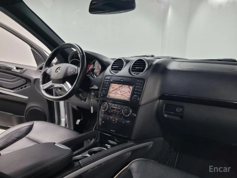 Mercedes-Benz ML 300, снимка 6 - Автомобили и джипове - 53458382