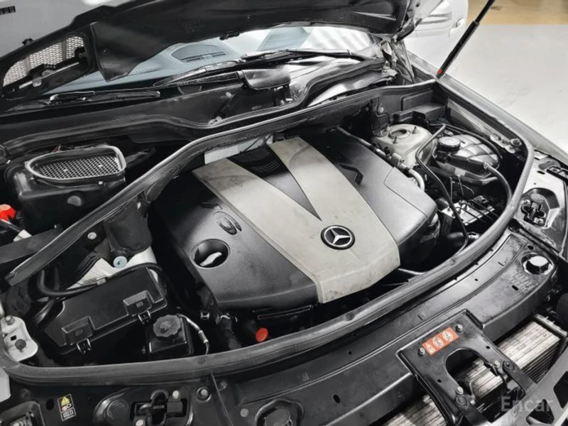 Mercedes-Benz ML 300, снимка 9 - Автомобили и джипове - 53458382