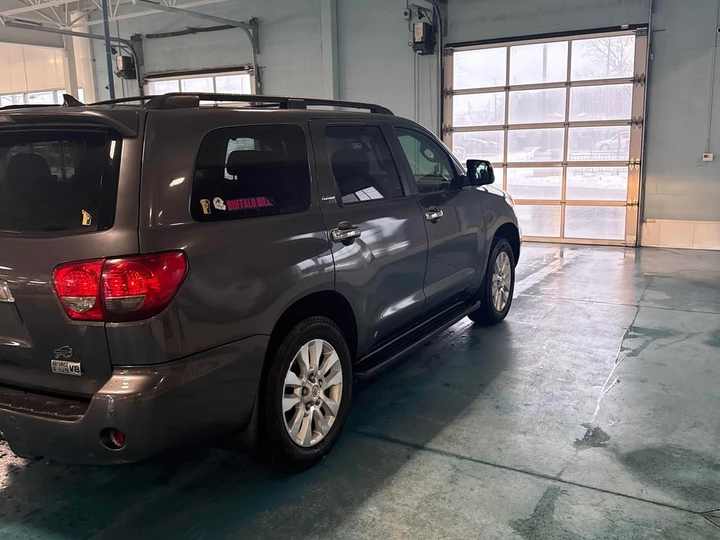 Toyota Sequoia Platinum  CARFAX - изображение 3