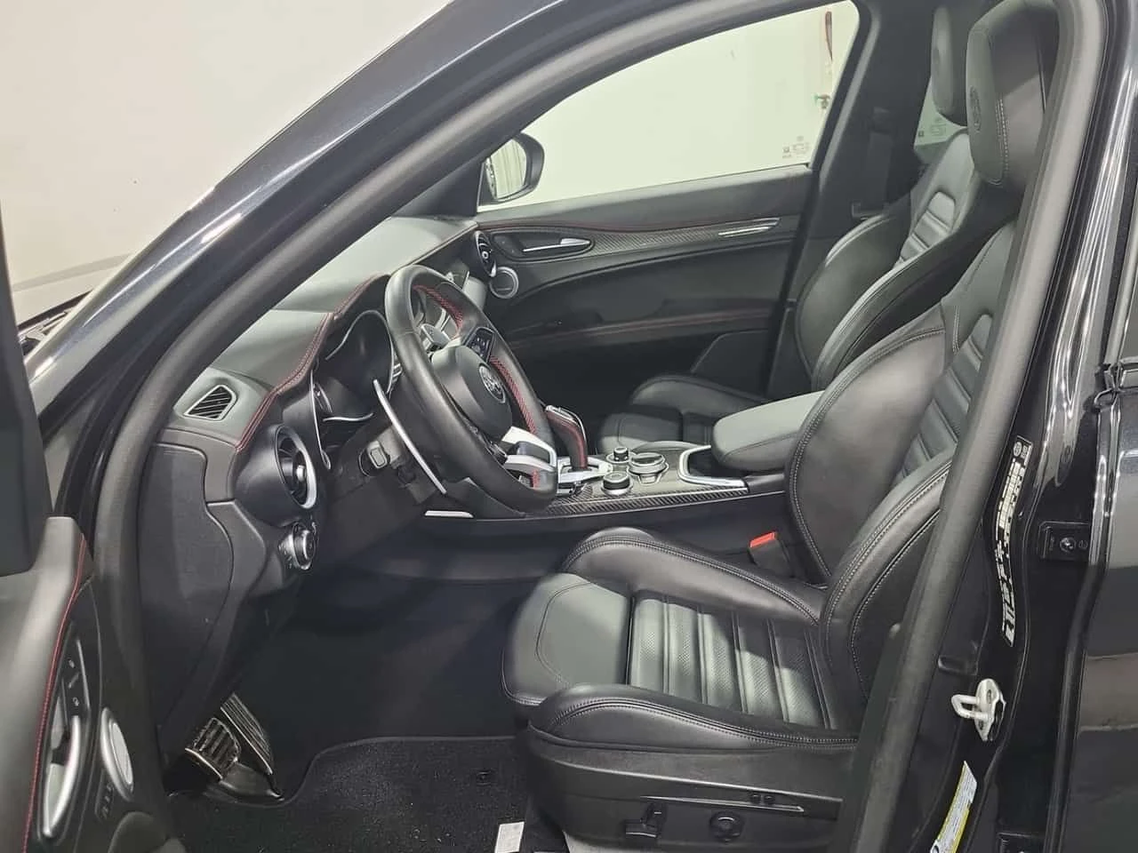 Alfa Romeo Stelvio * ESTREMA * CARFAX * ЦЕНА ДО БГ - изображение 7