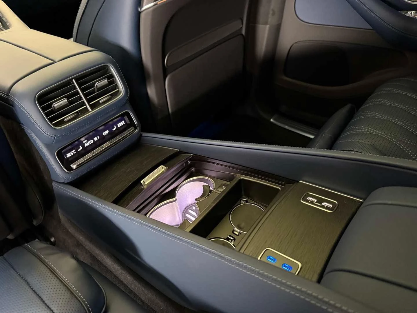Mercedes-Benz GLS 600 MAYBACH 4MATIC FIRST-CLASS YACHT-BLUE BURMESTER-3D, снимка 13 - Автомобили и джипове - 54904426