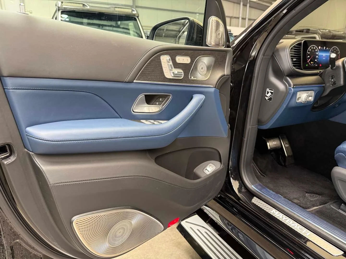 Mercedes-Benz GLS 600 MAYBACH 4MATIC FIRST-CLASS YACHT-BLUE BURMESTER-3D, снимка 6 - Автомобили и джипове - 54904426