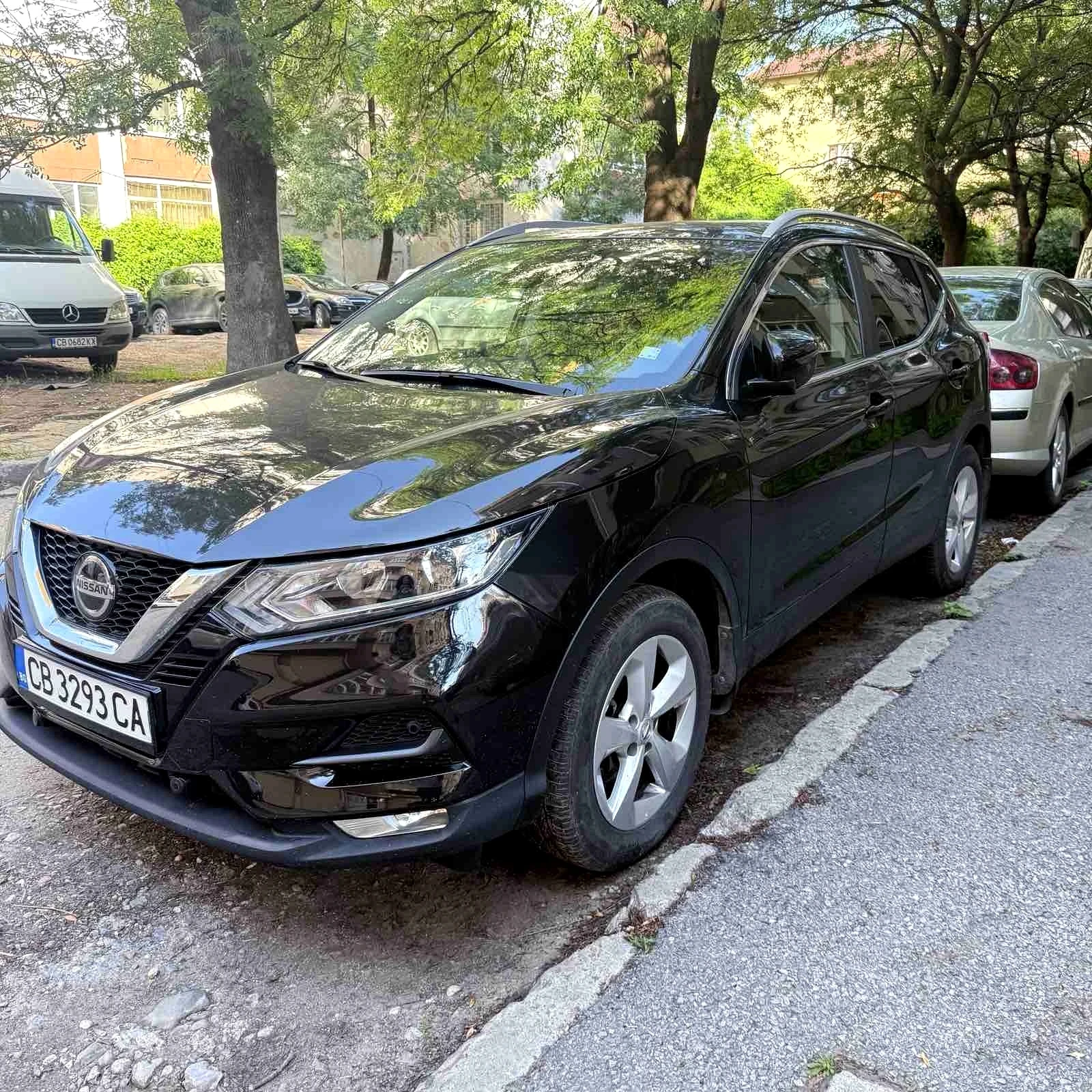 Nissan Qashqai, снимка 2 - Автомобили и джипове - 55681765