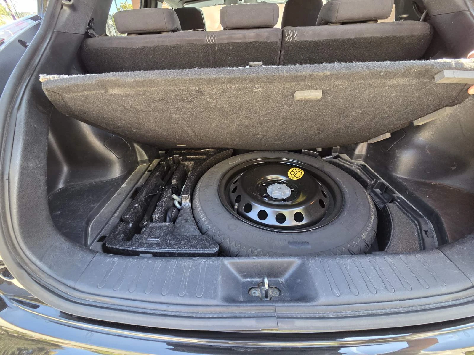 Nissan Juke 1.6 Turbo, снимка 12 - Автомобили и джипове - 56441793