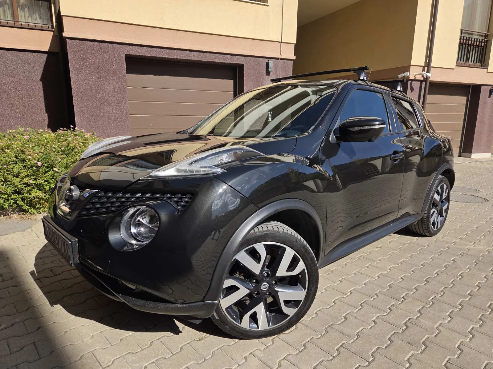 Nissan Juke 1.6 Turbo, снимка 2 - Автомобили и джипове - 56441793