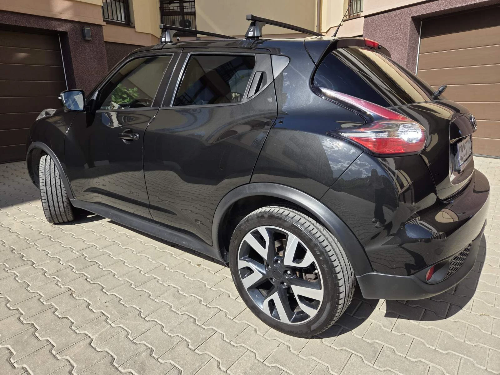 Nissan Juke 1.6 Turbo, снимка 4 - Автомобили и джипове - 56441793