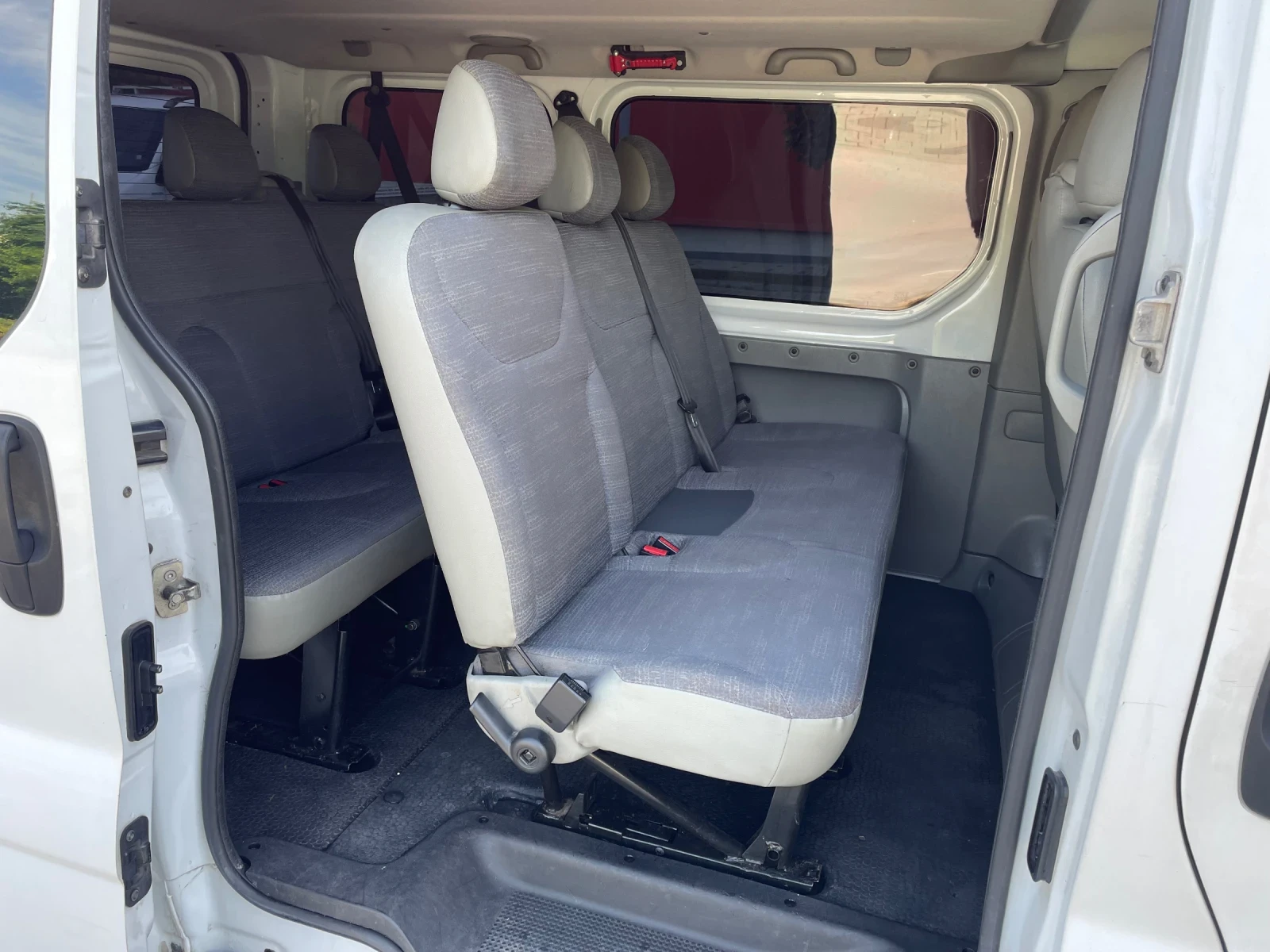 Renault Trafic 2.0 DCI 90 кс 8+ 1 места ТОП СЪСТОЯНИЕ, снимка 12 - Бусове и автобуси - 54605241