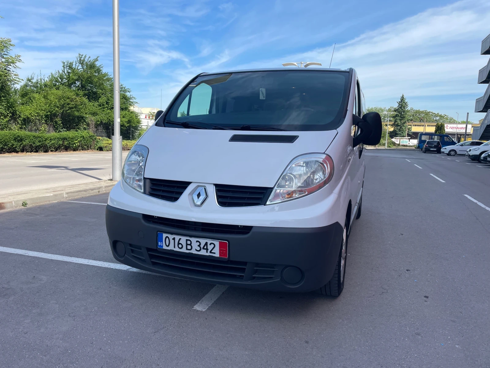 Renault Trafic 2.0 DCI 90 кс 8+ 1 места ТОП СЪСТОЯНИЕ