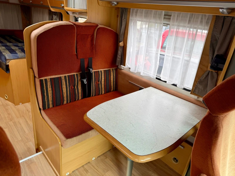 Кемпер Renault Master 🇨🇭, снимка 11 - Каравани и кемпери - 52705449