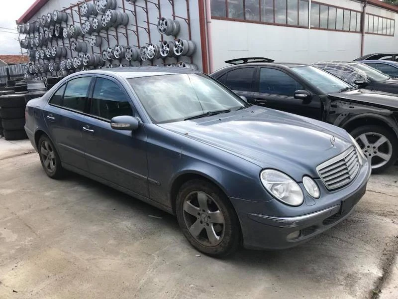 Интериор и аксесоари за Mercedes-Benz E 320, снимка 1 - Части - 22445329