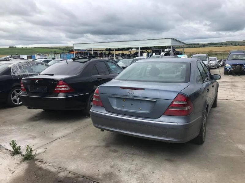 Интериор и аксесоари за Mercedes-Benz E 320, снимка 2 - Части - 49502712