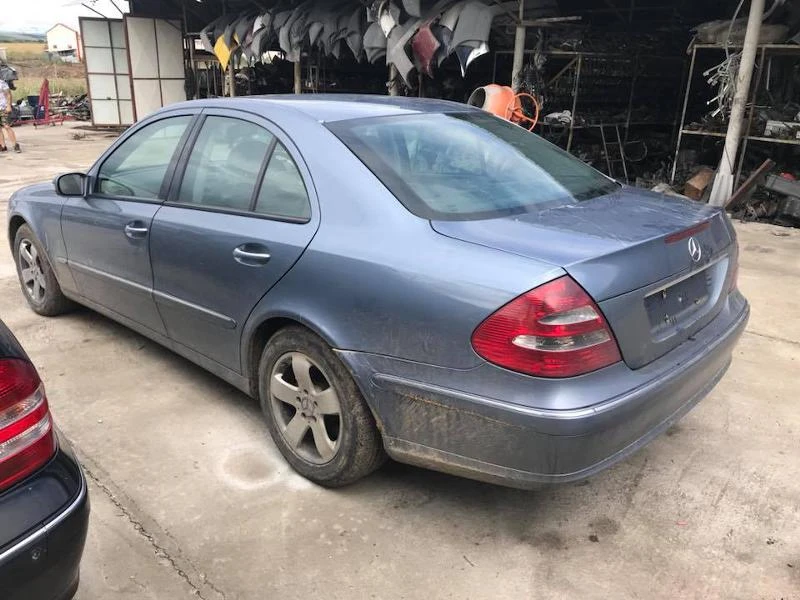 Интериор и аксесоари за Mercedes-Benz E 320, снимка 5 - Части - 22445329