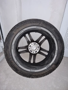 Гуми Зимни 225/45R18, снимка 3 - Гуми и джанти - 47648438