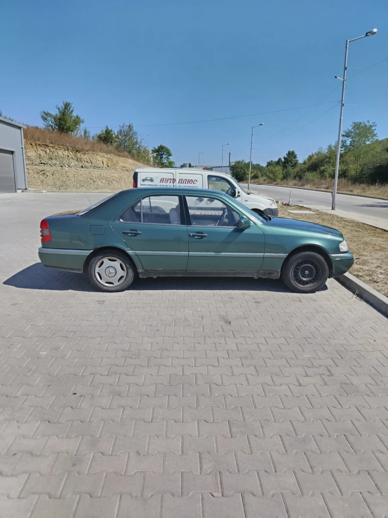 Mercedes-Benz C 180, снимка 7 - Автомобили и джипове - 47185172