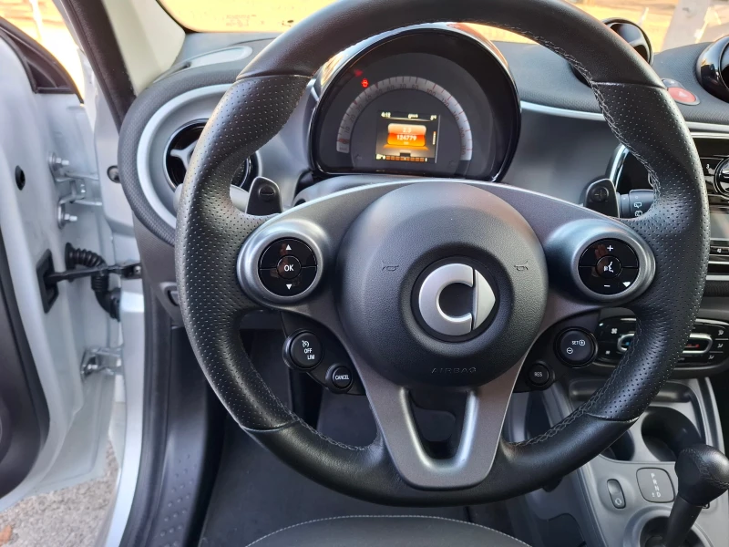 Smart Forfour 1.0 , снимка 14 - Автомобили и джипове - 48488745