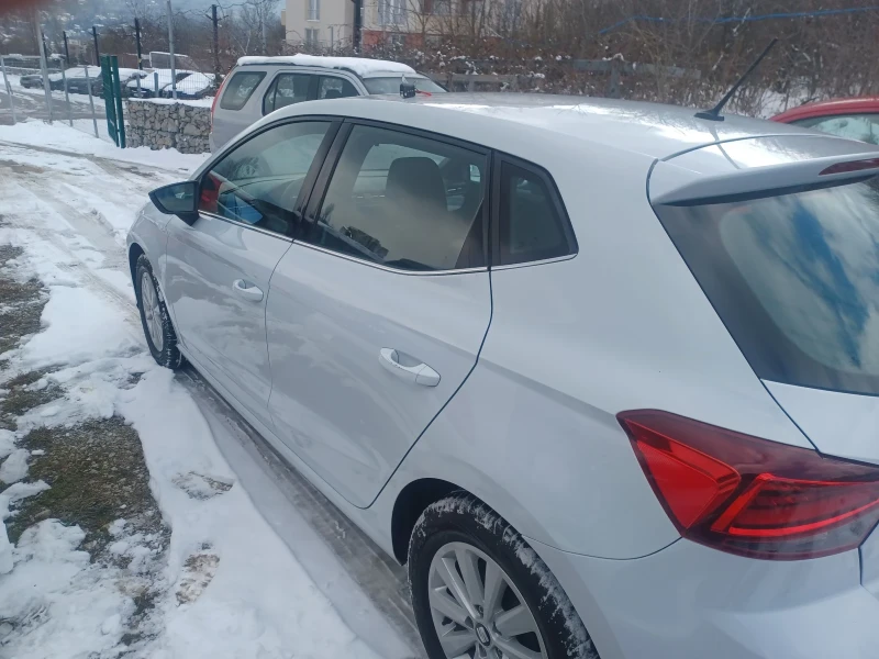 Seat Ibiza 1.0, снимка 3 - Автомобили и джипове - 49202677