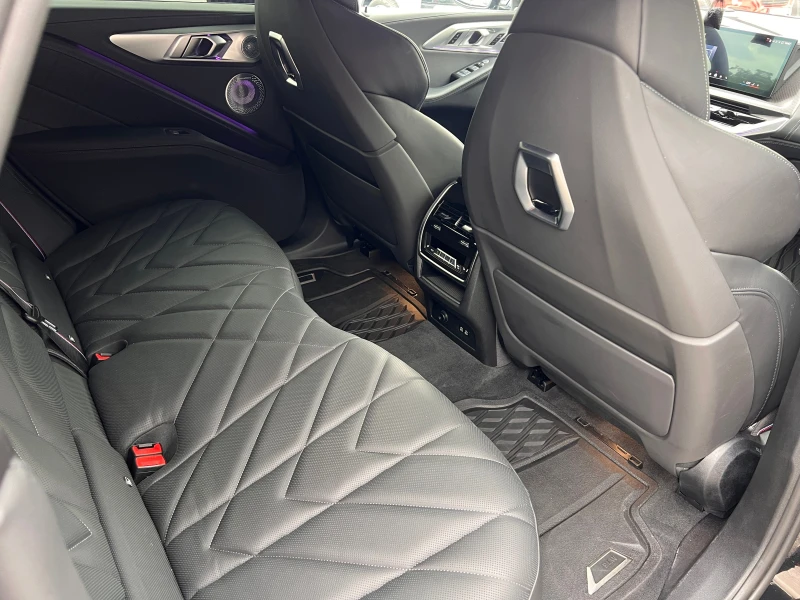 BMW XM, снимка 11 - Автомобили и джипове - 52603939