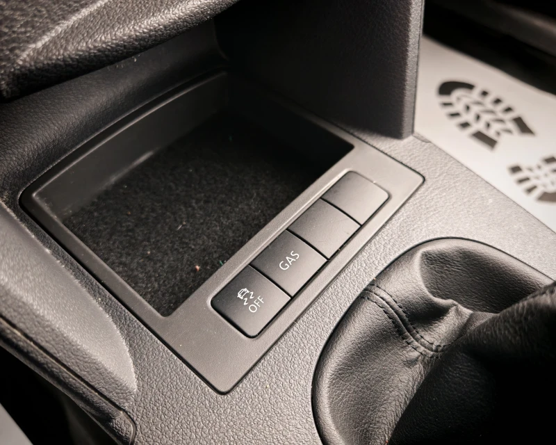 VW Caddy MAXI фабрична газ, снимка 13 - Автомобили и джипове - 51091493